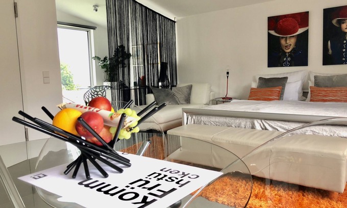 Ebersteinburg Apartamento | Estudio moderno en la terraza sobre Baden-Baden.