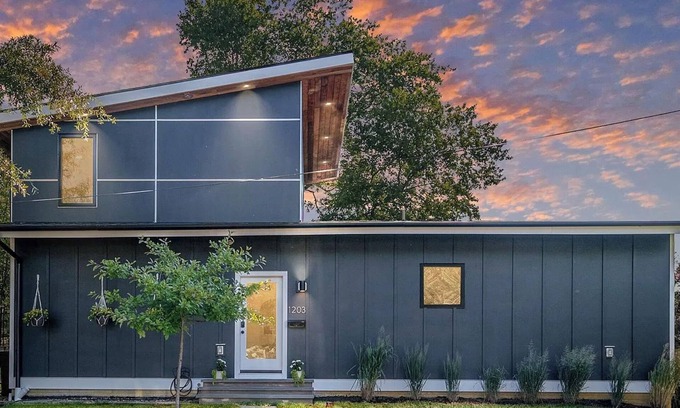 Annapolis Casa | Modern Styled Home in Historic Annapolis Eastport Neighborhood