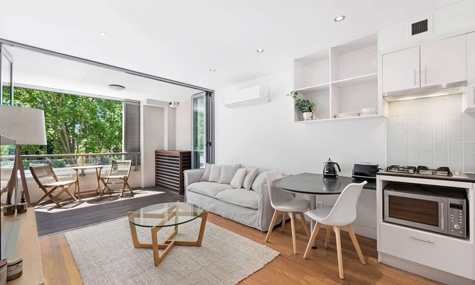 Kings Cross Apartamento | Modern stylish 1BR apartment w/ balcony, superb location