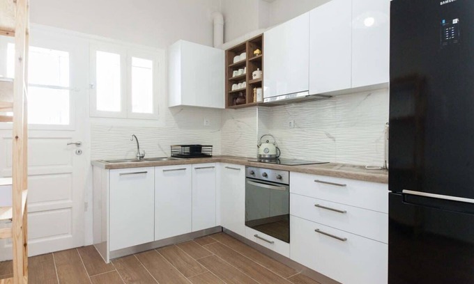 Vyronas Apartamento | Modern Stylish 2 Bd Apt in the Heart of Vironas