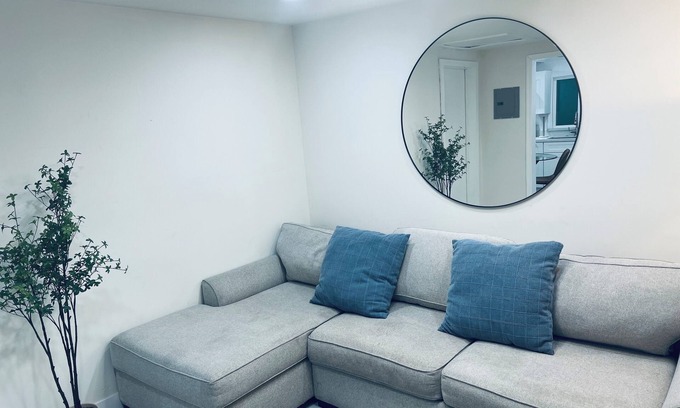 Northside Apartamento | Modern Stylish Home near San Jose Airport, SJSU, SAP