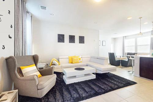 Travis County Casa | Modern & Stylish Retreat Near Downtown- New Home