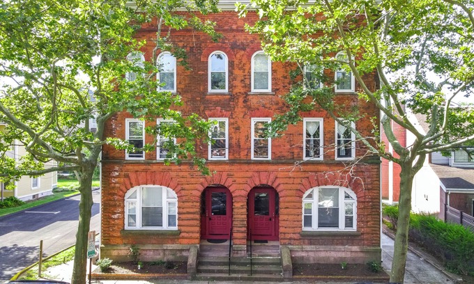 Mill River Apartamento | Modern Stylish Unit in Wooster Sq, New Haven - This is a 29-night min booking