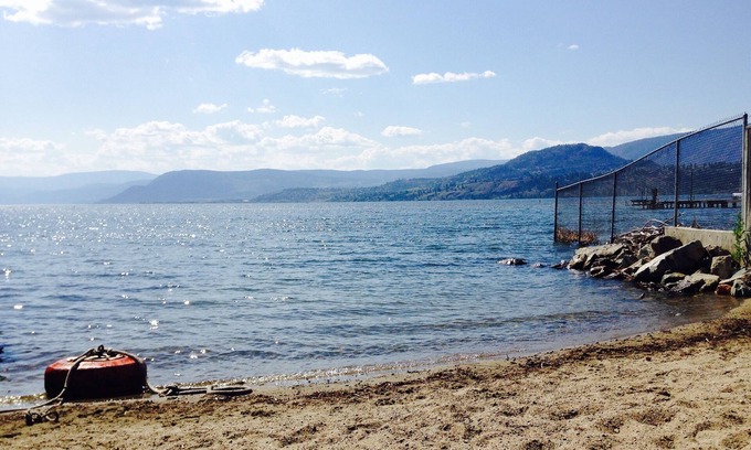 Central Okanagan Casa | Para toda la familia suite a pie de playa