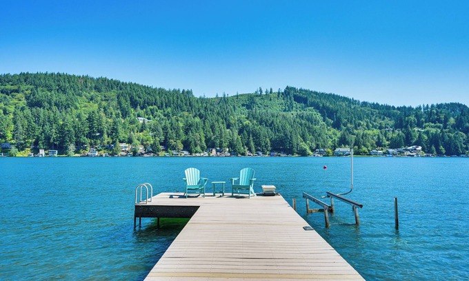 Olympia Casa | Modern Summit Lake Escape - Spacious Deck w/ View!