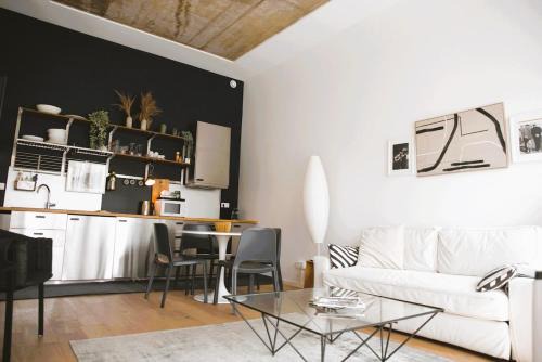 Dommeldange Apartamento | Modern & Sunny 1BR Apartment with swimming pool