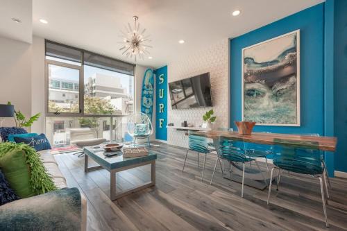East Village Casa | Modern Surf Themed Home - Heart of Gaslamp