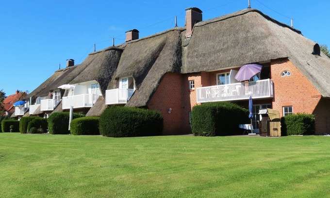 Busumer Deichhausen Apartamento | Modern three-room apartment / maissonette close to the beach