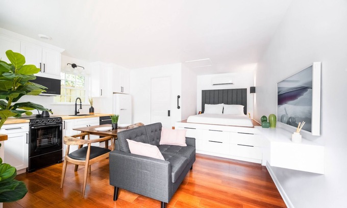 Statesboro Apartamento | Modern Tiny Home! Minutes from Downtown!