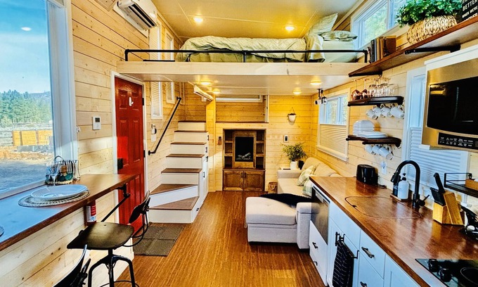 Old Station Casa | Modern Tiny Home near Lassen with WiFi and AC