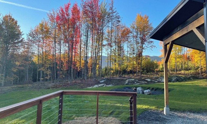 Morrisville Casa | Modern Top of the Hill 2-bedroom house in Morristown, 10 Min drive to Stowe