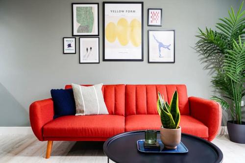 Leeds Casa | Modern townhouse City Location Free parking