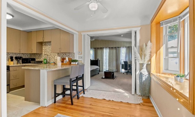 Dearborn Casa | Modern Townhouse Near Everything Shopping Center