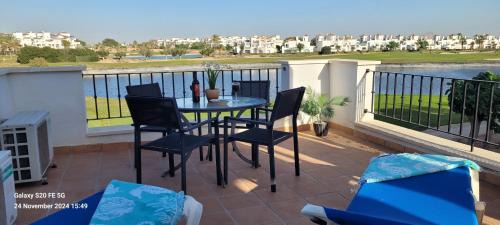 Roldan Casa | Modern Townhouse with Amazing Views