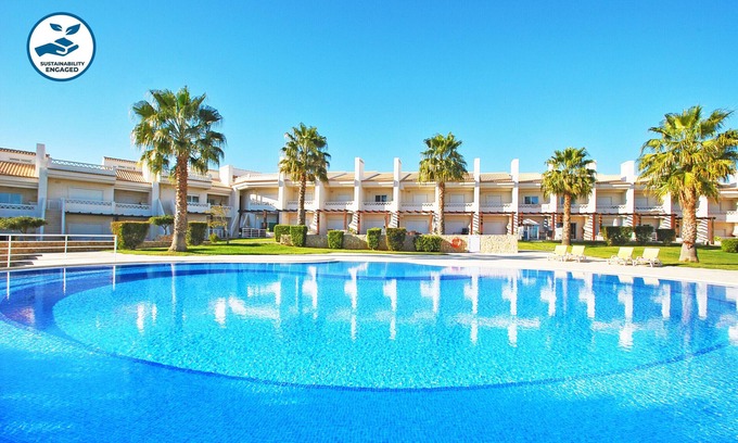 Albufeira Chalet De Esquí | Modern Townhouse with Sea & Pool View