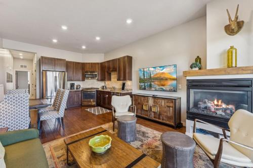 Kimball Junction Casa | Modern Townhouse with HotTub & Garage