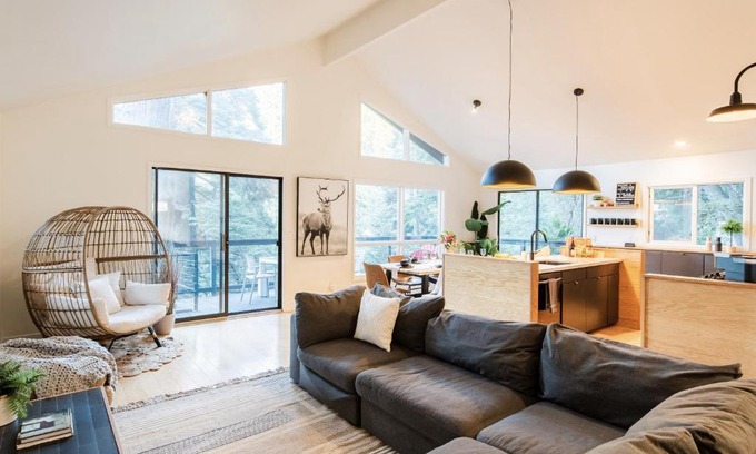 Arrowhead Villas Casa | Modern Treetop Cabin by Lake Arrowhead Village