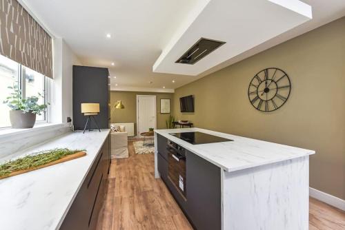 Roath Apartamento | Modern Two Bed with En-Suites and Private Parking