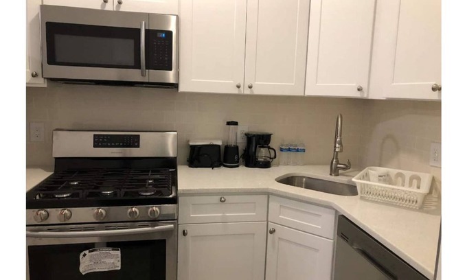 Ocean Hill Apartamento | Modern Two-Bedroom Apt close to Manhattan! Bingo