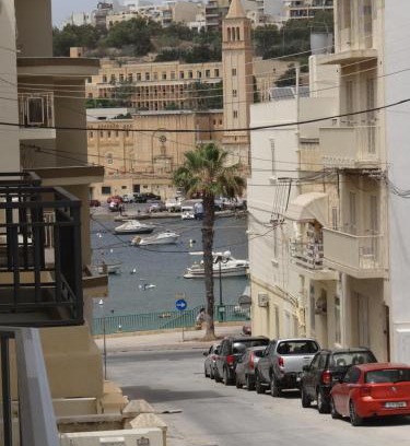 Marsaskala Apartamento | Modern Two Bedroom Sea View Apartment