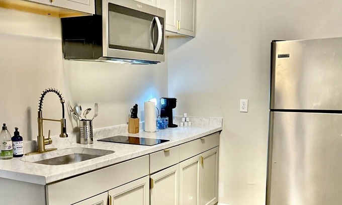 Pine Forest Casa | Modern Two Bedroom In-law Suite
