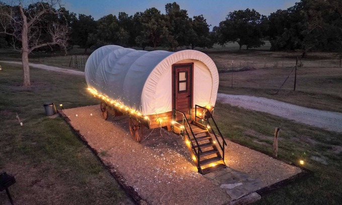 Satin Casa | Modern Unique Old West Wagon Spacious Views