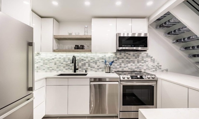 Whittier Condominio | Modern & Unique Pearl street condo