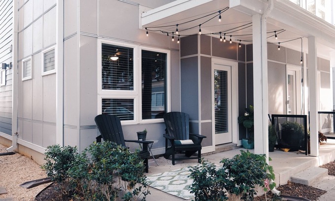 North Chesterfield Apartamento | Modern Unit in Historic Old Manchester.
