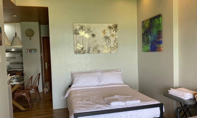 Nasugbu Apartamento | Modern Unit Near The Beach at Canyon Cove Nasugbu