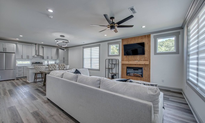 Gastonia Casa | Modern, uptown style! 3 bedrooms new construction home!!