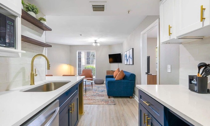 Garden Hills Apartamento | Modern Urban Oasis in Prime Buckhead, Atlanta