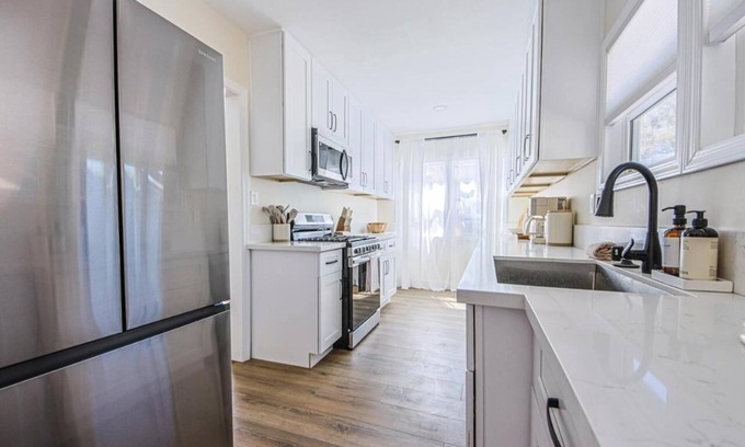 View Park-Windsor Hills Apartamento | Modern Comfort 2BD 1Bath Apt near USC and Exposition Park