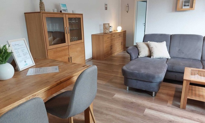 Schortens Condominio | Modern vacation apartment near the North Sea with terrace and garden