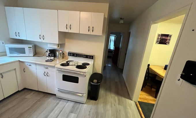Sault Ste. Marie Apartamento | Modern Vibes in a Historic Setting