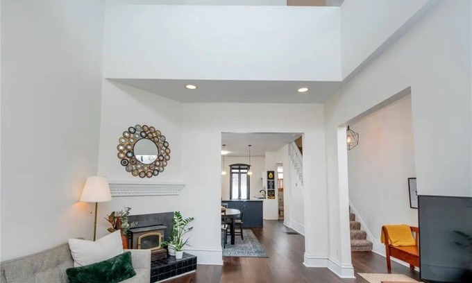 West Side Casa | Modern Victorian Home Entire Home Or Private Rooms Available for family or group