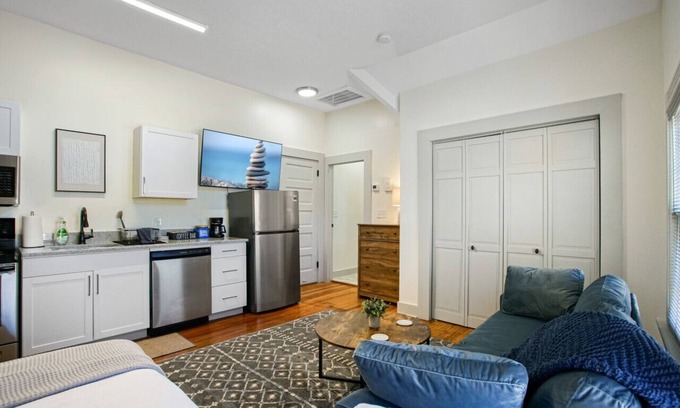 Hough Casa | Modern Victorian Studio: Steps to Cleveland Clinic