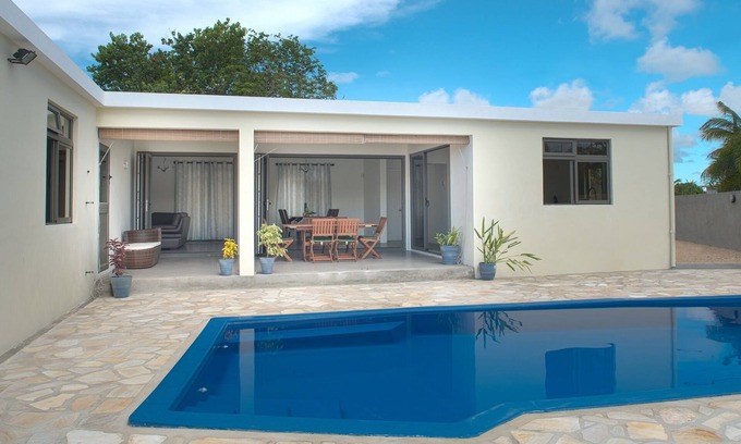 Cap Malheureux Villa | Villa moderna y espaciosa con piscina privada, jardín, excelente ubicación.