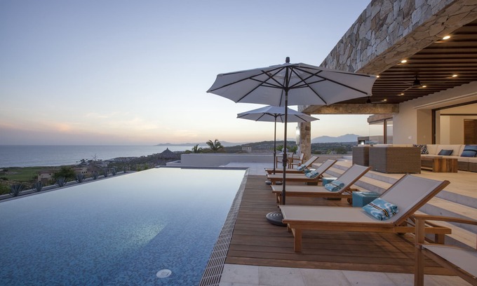 Buzzards Villa | Modern Villa Cabo - Maid, Beach Club, Lap Pool, Tennis, Gym