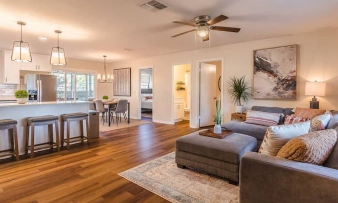 Minneola Casa | Modern Villa in Minneola