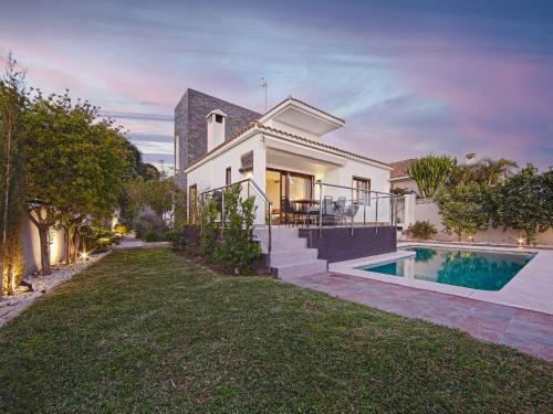 Urbanizacion Costabella Casa | Modern Villa near Costabella beach
