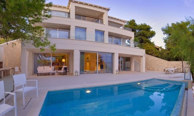 Slivno Villa | Modern Villa With Prestige Location At Beach