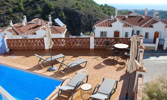 Frigiliana Villa | Villa moderna con impresionantes vistas al mar y a la montaña en Frigiliana