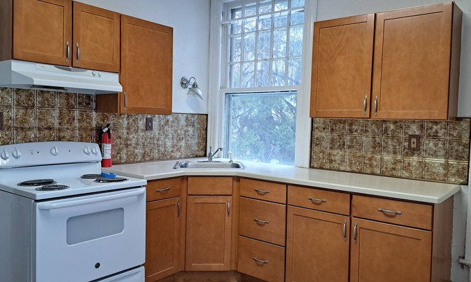 Scranton Casa | Modern w historic charm 5-bedroom Remodeled Home in Scranton