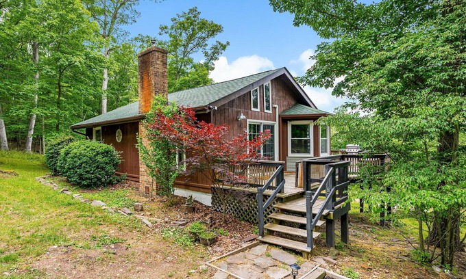 Berkeley Springs Chalet De Esquí | Modern w Mountain Views, Deck & Fire Pit