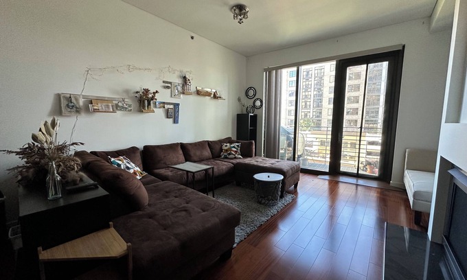 Pearl District Condominio | Modern, Walkable 2BR/2B condo in Pearl District, Portland w/ AC, Wifi, Smart TV