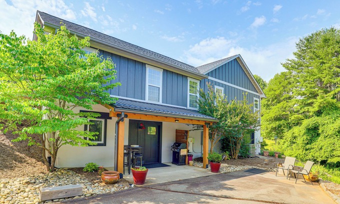 Weaverville Apartamento | Modern Weaverville Apartment - Walk to Downtown!