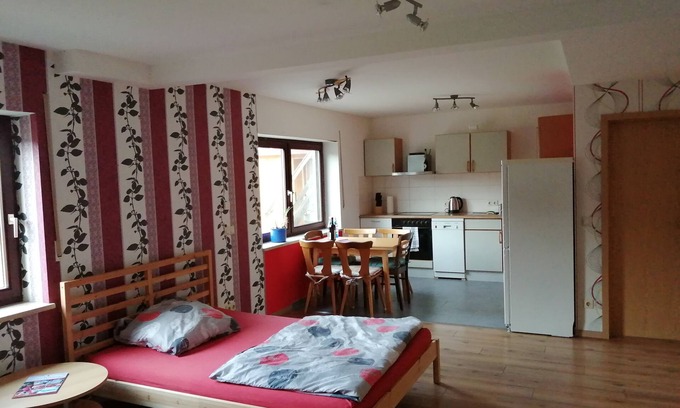 Zirndorf Apartamento | Moderno apartamento completo a 1 km del FunPark y a solo 15 minutos de Nuremberg
