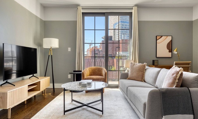 Williamsburg Apartamento | Modern Williamsburg 2BR w/ W/D & Gym, nr Domino Park, by Blueground