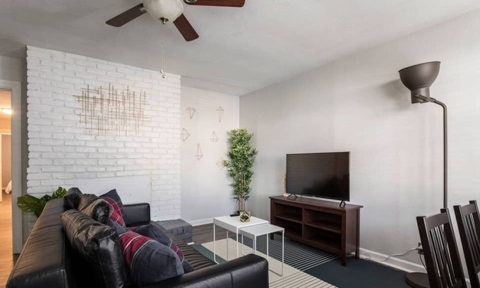 Smoketown Jackson Casa | Modern yet historic 3BR House by CozySuites