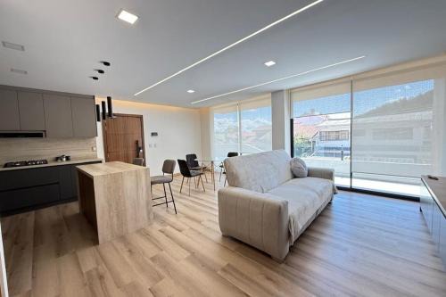 Huayna-Cápac Apartamento | Moderna Suite a estrenar en la Atenas del Ecuador